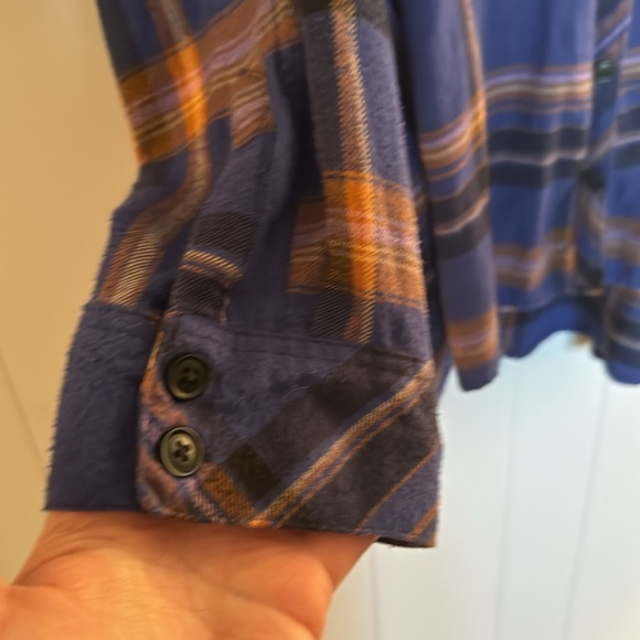Urban Outfitters Plaid Flannel Button Down Top Size L - Picture 6 of 14
